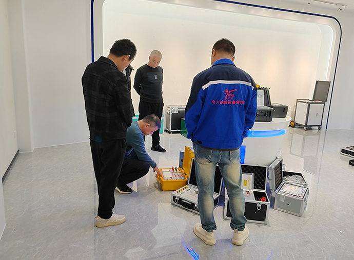 河南安陽客戶蒞臨我司參觀交流，意向采購電力試驗儀器儀表